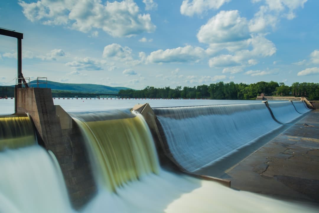Unlocking Peak Performance: Maximizing Hydroelectric Dam Efficiency